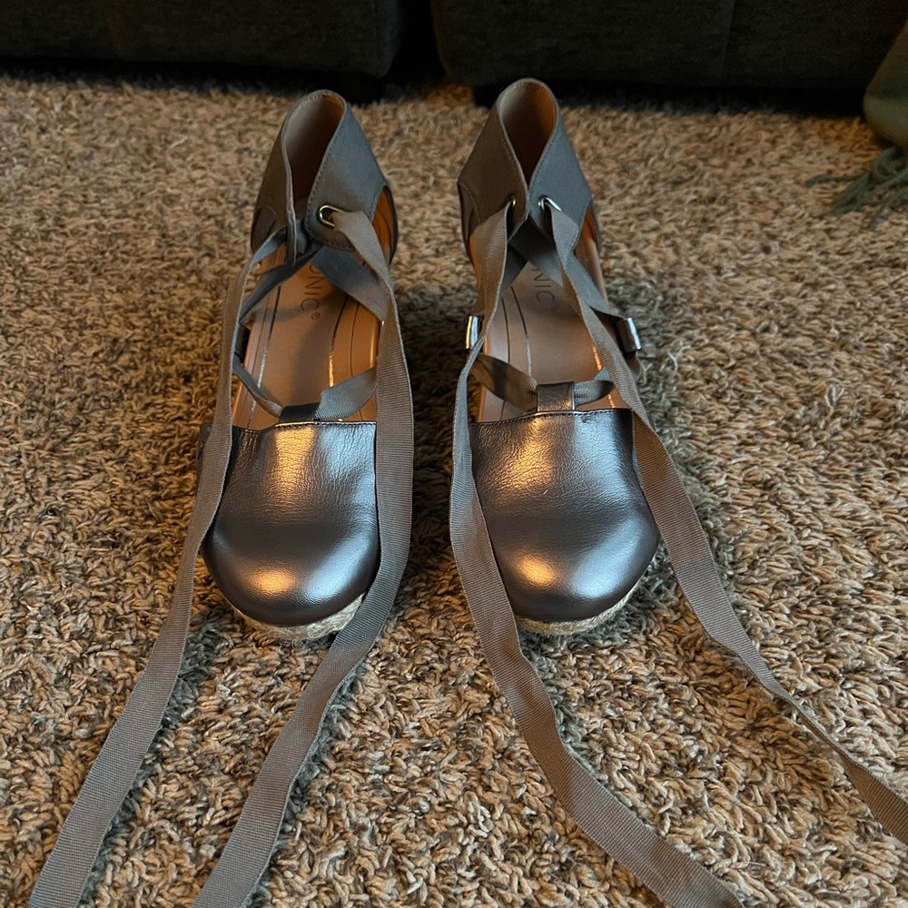 Vionic Silver/Gray Women's Wedges
